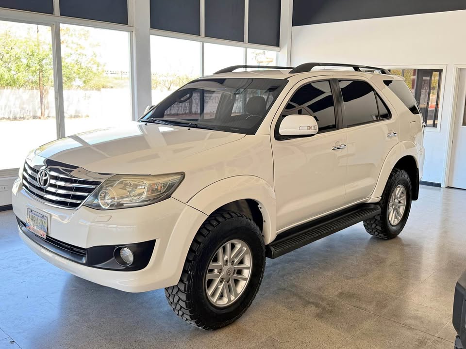 Toyota Fortuner 2014